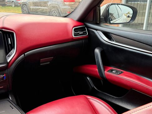 Used 2018 Maserati Ghibli image 27