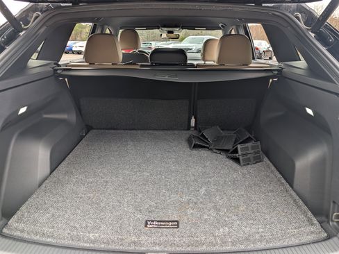 Used 2024 Volkswagen Atlas Cross Sport SE image 18