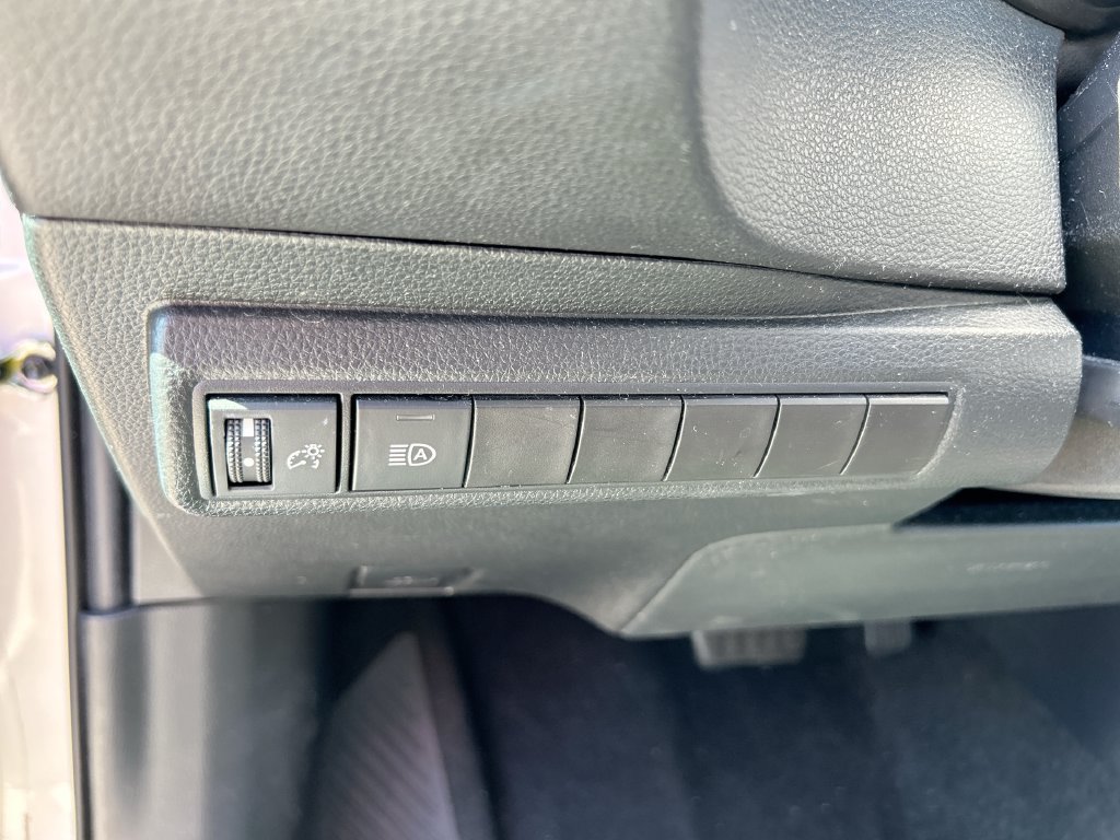 Used 2023 Toyota Corolla LE FWD image 13