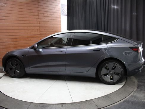 Used 2023 Tesla Model 3 Standard Range image 19