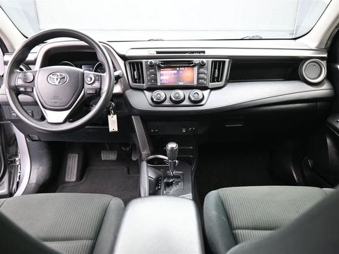 Used 2018 Toyota RAV4 LE FWD image 12