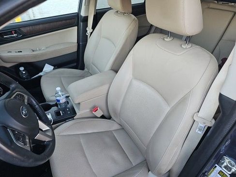 Used 2017 Subaru Outback 2.5i Limited image 9