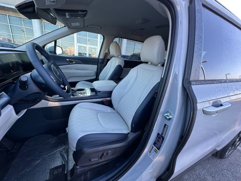 New 2026 Kia Carnival EX FWD image 38