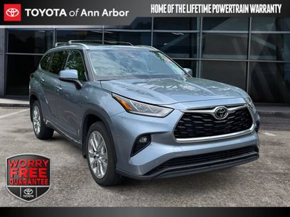 Used 2023 Toyota Highlander Limited
