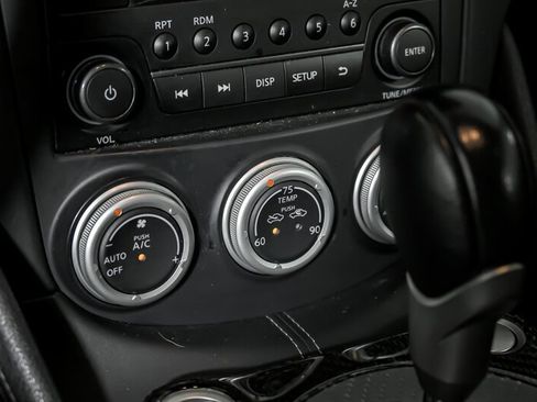 Used 2018 Nissan 370Z Coupe image 29