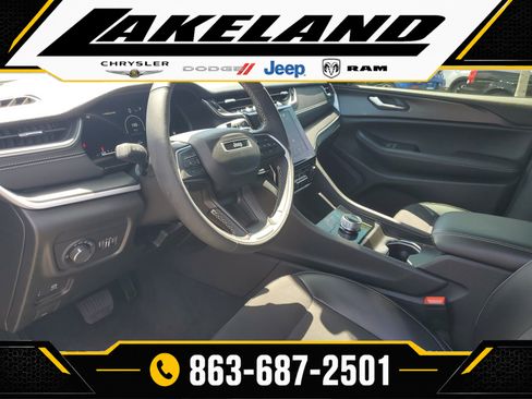 Used 2024 Jeep Grand Cherokee L Altitude RWD image 11