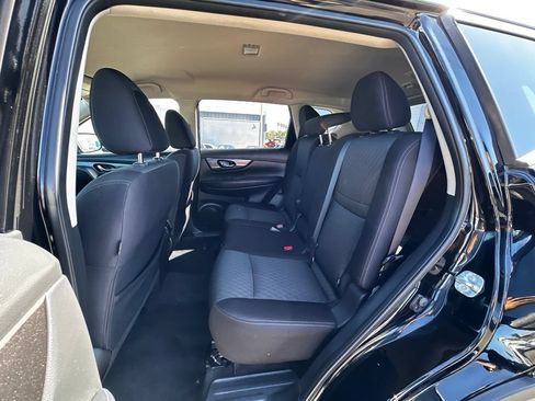Used 2019 Nissan Rogue SV FWD image 21