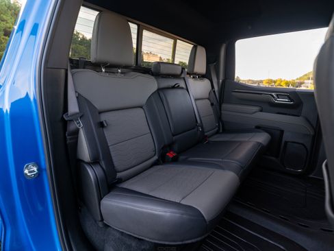 Used 2025 Chevrolet Silverado 1500 ZR2 AWD/4WD image 19