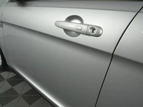 Used 2018 Ford Taurus Limited image 28