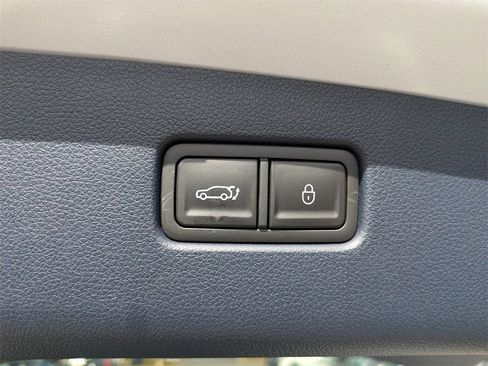 Used 2025 Genesis GV70 3.5T Sport w/ Sport Prestige Package image 7