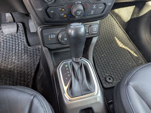 Used 2020 Jeep Renegade Limited AWD/4WD image 14