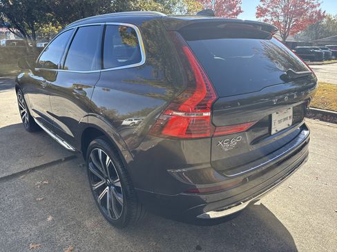 Used 2023 Volvo XC60 B5 Ultimate w/ Climate Package image 5