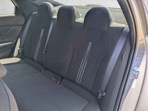 Certified 2025 Hyundai Elantra Sport FWD image 17