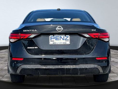 Used 2021 Nissan Sentra SV w/ SV Premium Package FWD image 5