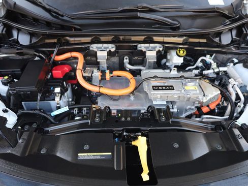 Used 2023 Nissan Ariya AWD image 10