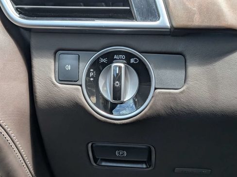 Used 2019 Mercedes-Benz GLS 550 4MATIC image 22