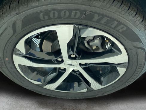 Used 2024 Chevrolet Trax RS w/ Driver Confidence Package FWD image 14