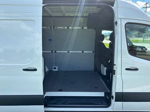 Used 2026 Mercedes-Benz Sprinter 2500 image 36