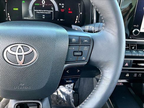 Certified 2025 Toyota Camry SE image 18