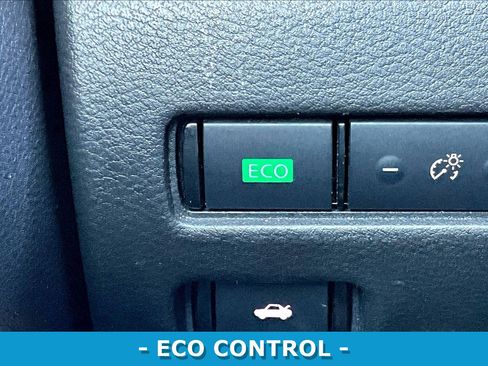 Used 2024 Nissan Sentra SV FWD image 36