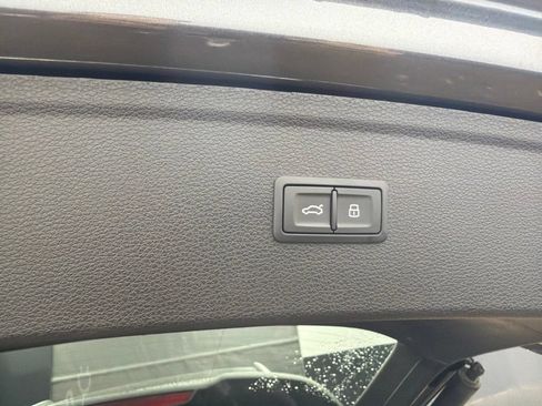 Used 2023 Audi Q5 e Premium Plus AWD/4WD image 39