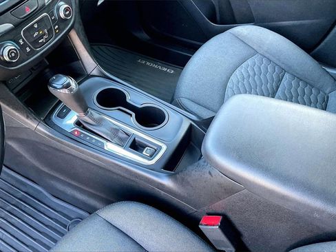 Used 2019 Chevrolet Equinox LT image 17