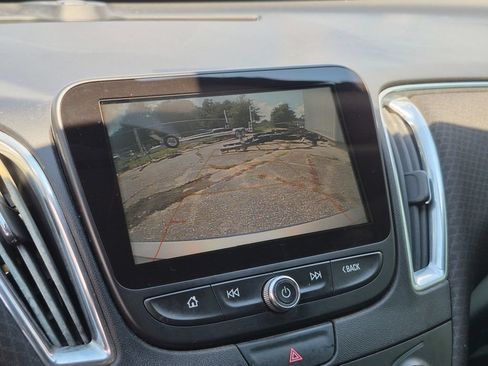 Used 2018 Chevrolet Malibu LT FWD image 21