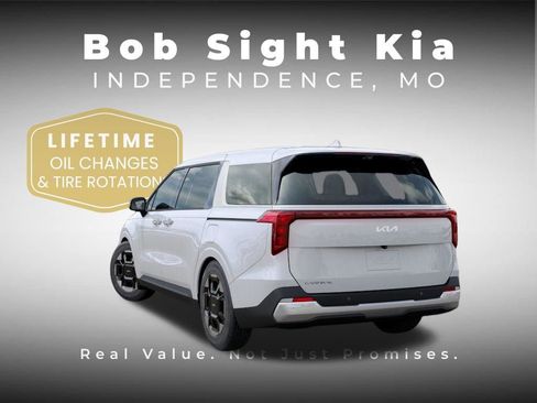 New 2026 Kia Carnival EX FWD image 4