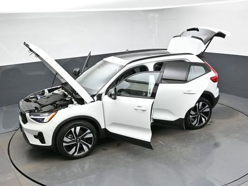 Used 2023 Volvo XC40 B5 Plus w/ Driver Assist Package image 43