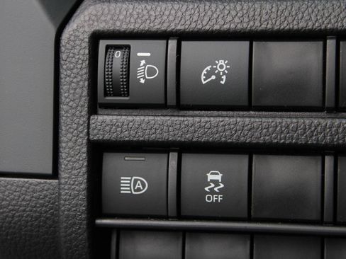 New 2026 Toyota Tacoma SR w/ SR Upgrade Package AWD/4WD image 9