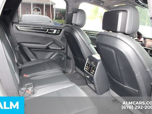 Used 2022 Porsche Cayenne GTS w/ Premium Package Plus AWD/4WD image 23