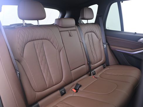 Used 2025 BMW X5 xDrive40i w/ Executive Package AWD/4WD image 19
