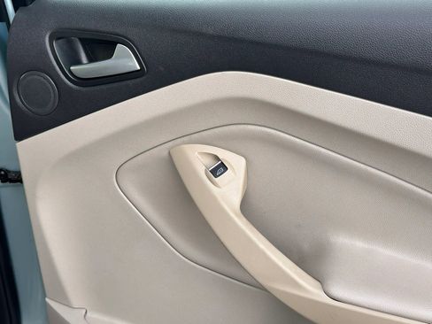 Used 2013 Ford C-MAX SEL FWD image 24