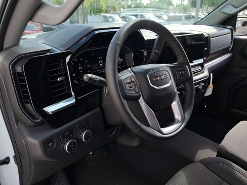 New 2025 GMC Sierra 1500 Elevation w/ LPO, Elevation Black Package image 19