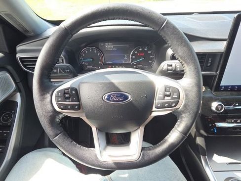 Used 2022 Ford Explorer Limited w/ Limited Technology Package AWD/4WD image 37