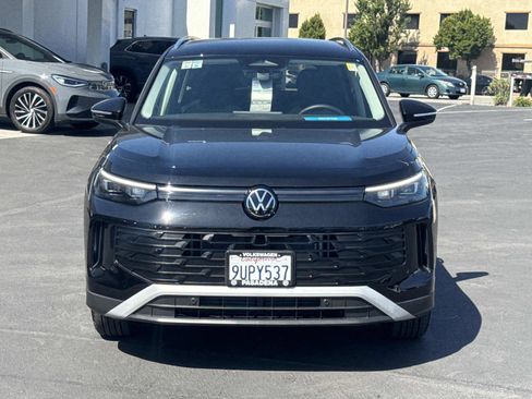 Used 2025 Volkswagen Tiguan S AWD/4WD image 2