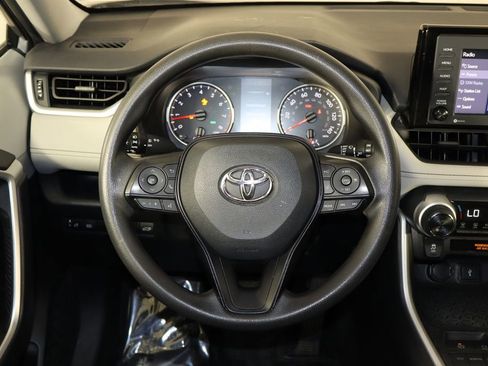 Used 2021 Toyota RAV4 XLE w/ Convenience Package FWD image 7