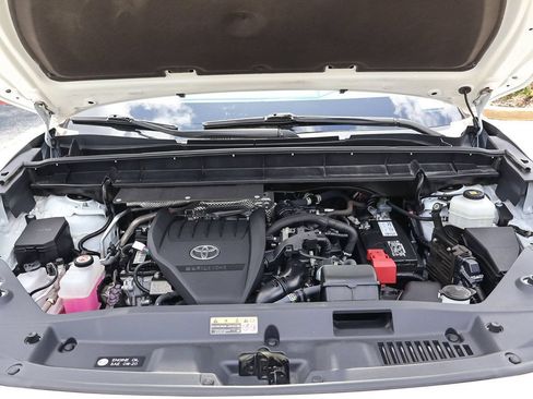 Used 2023 Toyota Highlander XLE FWD image 20