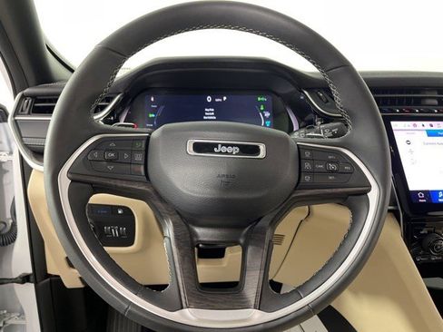 Used 2023 Jeep Grand Cherokee 4WD 4xe image 16