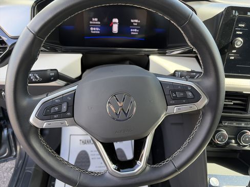 Used 2025 Volkswagen Taos S AWD/4WD image 28