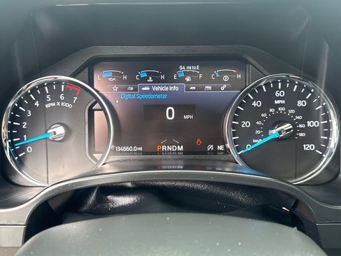 Used 2020 Ford Expedition XLT w/ Equipment Group 202A AWD/4WD image 39