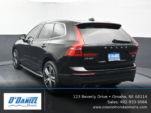 Used 2021 Volvo XC60 T5 Momentum AWD/4WD image 4