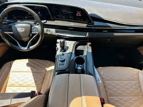 Used 2021 Cadillac Escalade Premium Luxury w/ LPO, Illumination Package AWD/4WD image 14