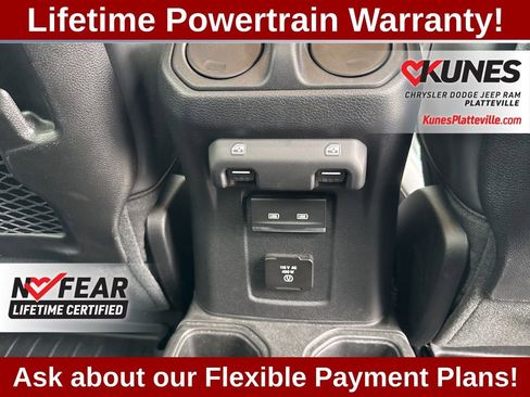 Used 2024 Jeep Gladiator Rubicon image 31