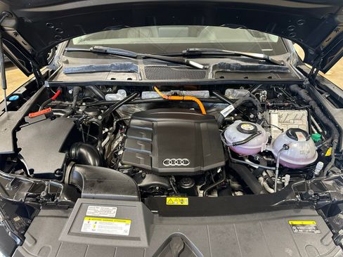 Used 2020 Audi Q5 e Premium Plus w/ Premium Plus Package image 44