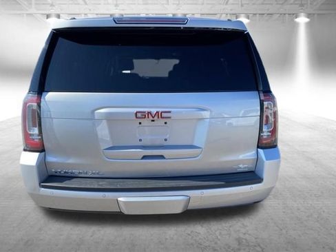 Used 2016 GMC Yukon XL SLT AWD/4WD image 9