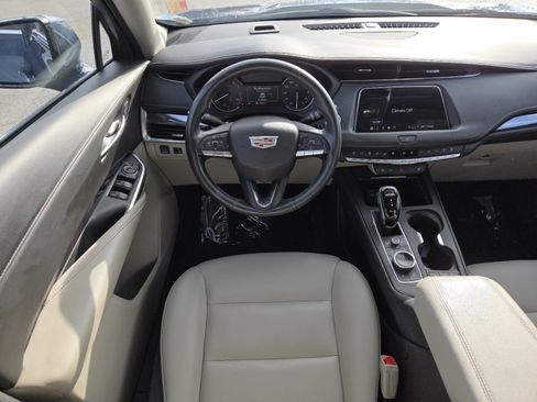 Used 2022 Cadillac XT4 Luxury w/ Cold Weather Package image 23