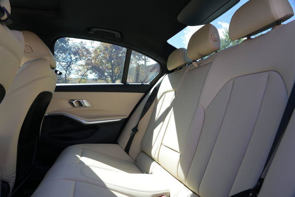 Used 2023 BMW 330i Sedan w/ Premium Package RWD image 15
