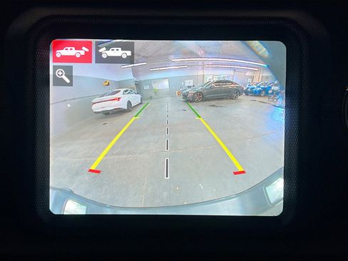 Used 2021 Jeep Gladiator Overland image 9