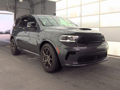 Used 2025 Dodge Durango R/T AWD/4WD image 3